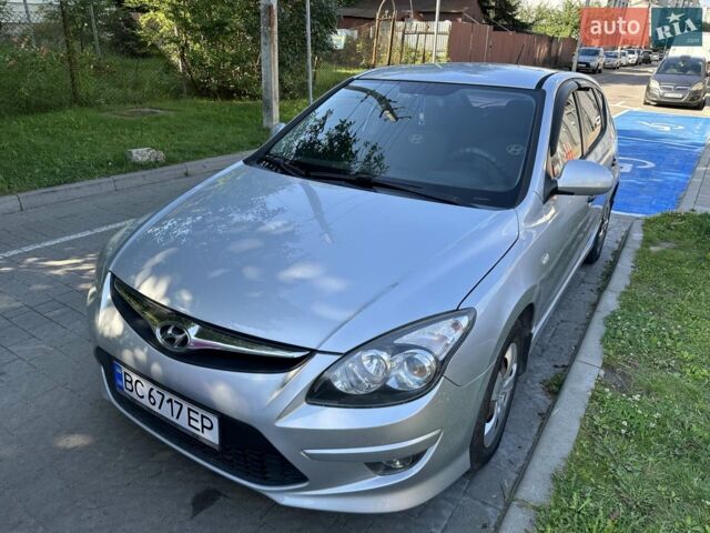 Сірий Хендай i30, об'ємом двигуна 1.58 л та пробігом 165 тис. км за 9300 $, фото 1 на Automoto.ua
