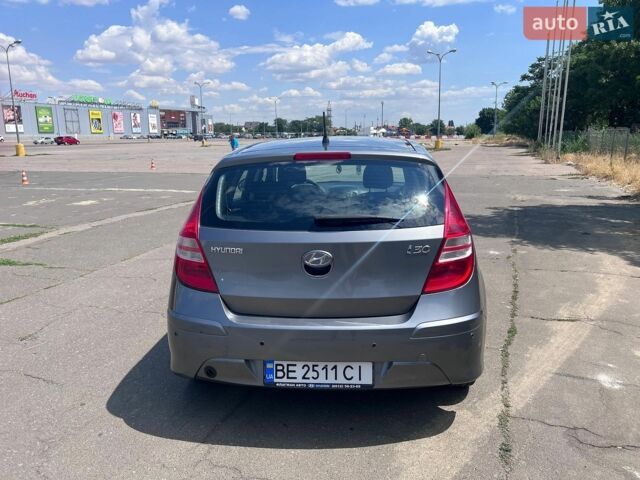 Серый Хендай i30, объемом двигателя 1.4 л и пробегом 174 тыс. км за 5500 $, фото 1 на Automoto.ua