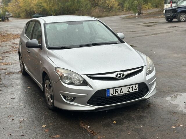 Хендай i30 2011 в Сумах на Automoto.ua Серый Хендай i30, объемом двигателя 1.4 л и пробегом 200 тыс. км за 2950 $, фото 1 на Automoto.ua