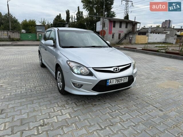 Сірий Хендай i30, об'ємом двигуна 1.4 л та пробігом 191 тис. км за 6499 $, фото 1 на Automoto.ua
