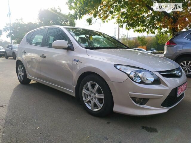 Серый Хендай i30, объемом двигателя 1.4 л и пробегом 152 тыс. км за 5999 $, фото 1 на Automoto.ua