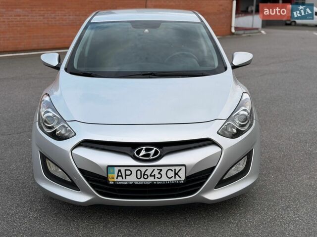 Сірий Хендай i30, об'ємом двигуна 1.6 л та пробігом 126 тис. км за 10500 $, фото 1 на Automoto.ua