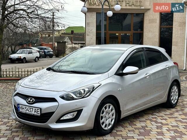 Серый Хендай i30, объемом двигателя 1.59 л и пробегом 82 тыс. км за 9999 $, фото 1 на Automoto.ua
