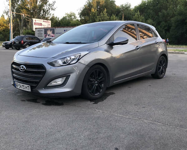 Сірий Хендай i30, об'ємом двигуна 1.59 л та пробігом 202 тис. км за 9000 $, фото 1 на Automoto.ua