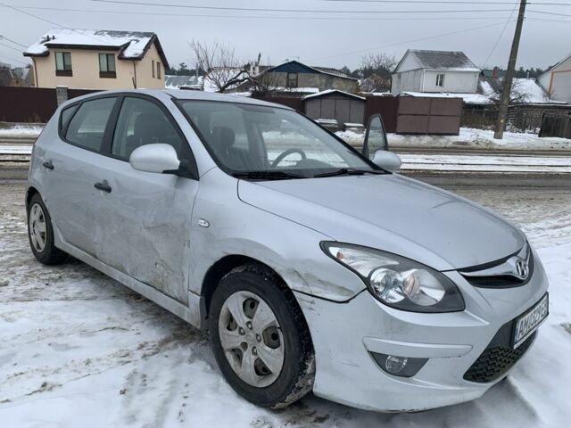 Серый Хендай i30, объемом двигателя 1.4 л и пробегом 188 тыс. км за 2777 $, фото 1 на Automoto.ua