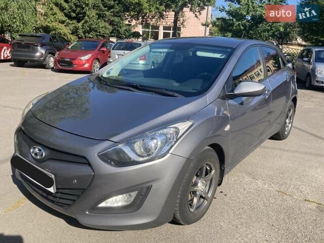 Сірий Хендай i30, об'ємом двигуна 1.59 л та пробігом 196 тис. км за 8900 $, фото 1 на Automoto.ua