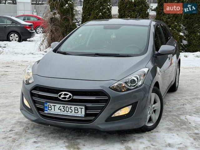 Сірий Хендай i30, об'ємом двигуна 1.59 л та пробігом 129 тис. км за 10200 $, фото 1 на Automoto.ua