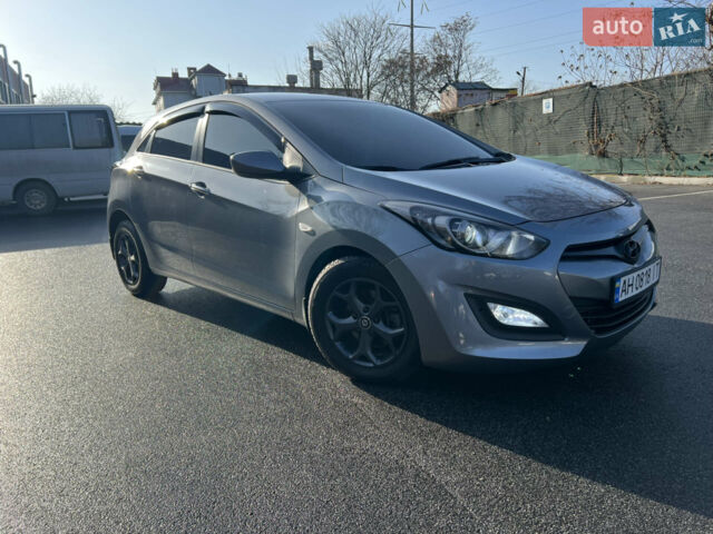 Сірий Хендай i30, об'ємом двигуна 1.4 л та пробігом 226 тис. км за 6800 $, фото 1 на Automoto.ua
