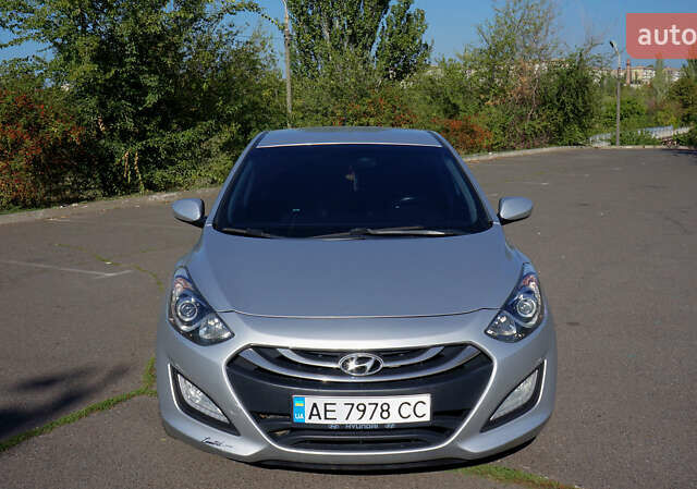 Серый Хендай i30, объемом двигателя 1.4 л и пробегом 207 тыс. км за 8700 $, фото 1 на Automoto.ua