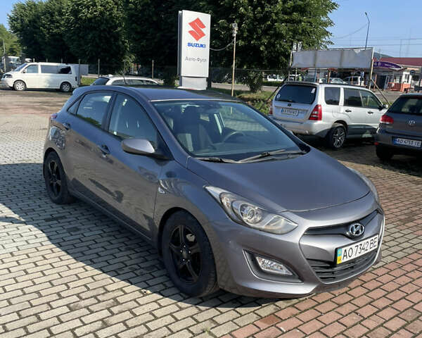 Серый Хендай i30, объемом двигателя 1.4 л и пробегом 182 тыс. км за 6700 $, фото 1 на Automoto.ua