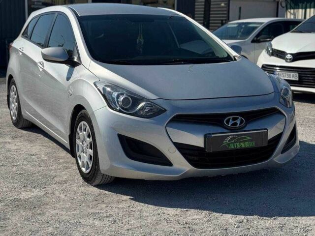Сірий Хендай i30, об'ємом двигуна 1.4 л та пробігом 183 тис. км за 6460 $, фото 1 на Automoto.ua