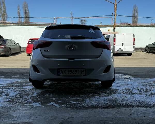 Сірий Хендай i30, об'ємом двигуна 1.4 л та пробігом 85 тис. км за 4400 $, фото 1 на Automoto.ua