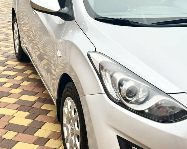 Серый Хендай i30, объемом двигателя 1.59 л и пробегом 133 тыс. км за 10500 $, фото 1 на Automoto.ua