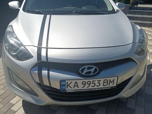 Сірий Хендай i30, об'ємом двигуна 1.58 л та пробігом 248 тис. км за 10000 $, фото 1 на Automoto.ua