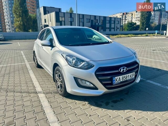 Серый Хендай i30, объемом двигателя 1.4 л и пробегом 199 тыс. км за 8200 $, фото 1 на Automoto.ua