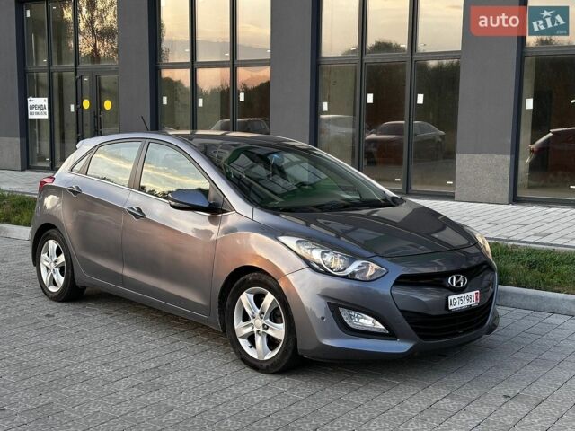 Серый Хендай i30, объемом двигателя 1.6 л и пробегом 165 тыс. км за 9700 $, фото 1 на Automoto.ua