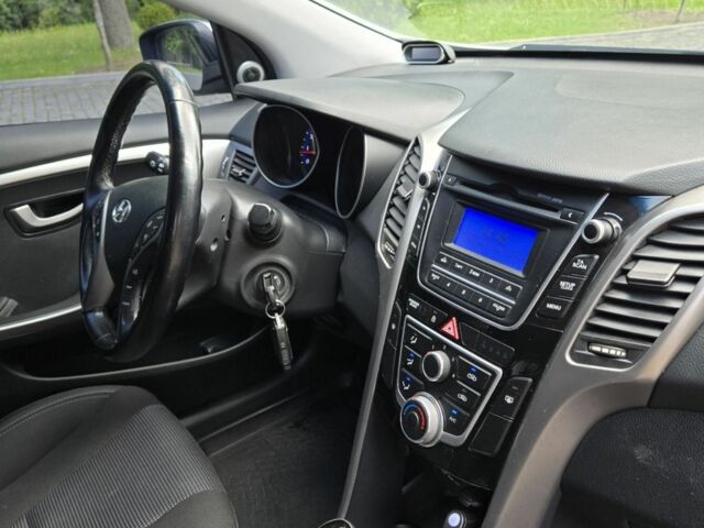 Серый Хендай i30, объемом двигателя 1.6 л и пробегом 146 тыс. км за 10400 $, фото 1 на Automoto.ua