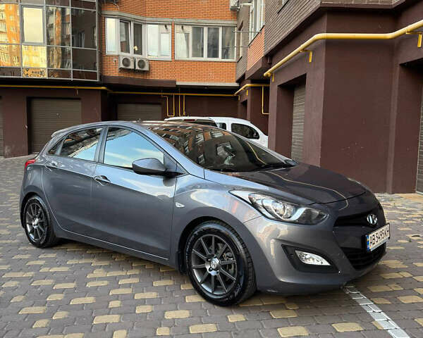 Серый Хендай i30, объемом двигателя 1.4 л и пробегом 120 тыс. км за 9200 $, фото 1 на Automoto.ua