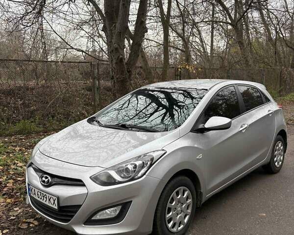 Серый Хендай i30, объемом двигателя 1.4 л и пробегом 161 тыс. км за 6900 $, фото 1 на Automoto.ua