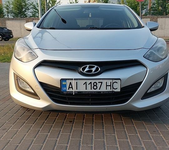 Серый Хендай i30, объемом двигателя 1.58 л и пробегом 152 тыс. км за 11150 $, фото 1 на Automoto.ua