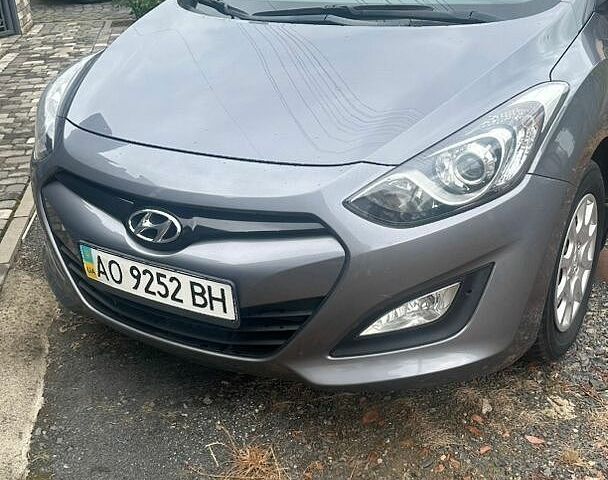 Серый Хендай i30, объемом двигателя 1.4 л и пробегом 177 тыс. км за 6500 $, фото 1 на Automoto.ua