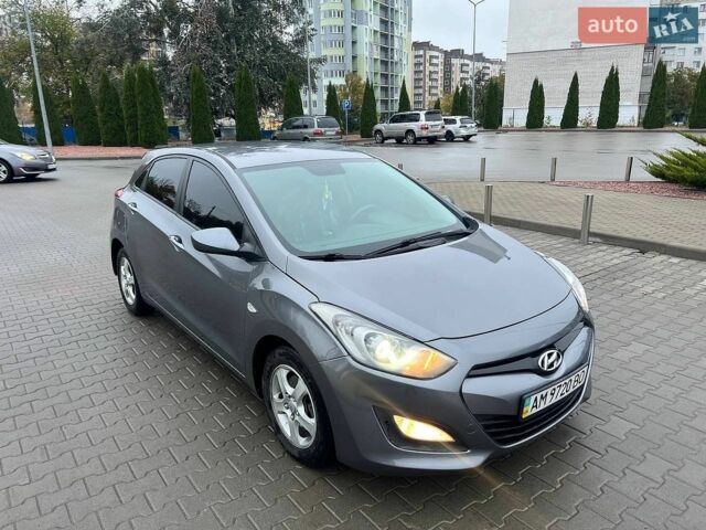 Серый Хендай i30, объемом двигателя 1.58 л и пробегом 330 тыс. км за 8700 $, фото 1 на Automoto.ua