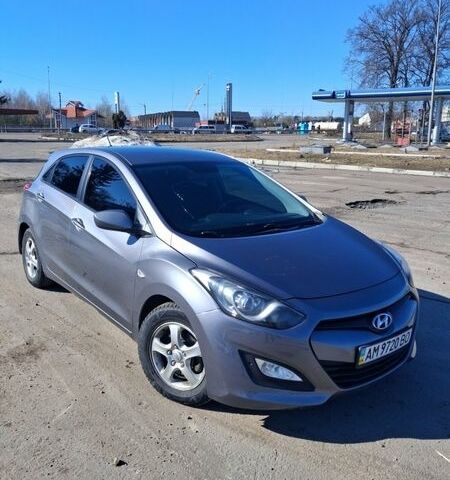 Сірий Хендай i30, об'ємом двигуна 1.58 л та пробігом 317 тис. км за 8600 $, фото 1 на Automoto.ua
