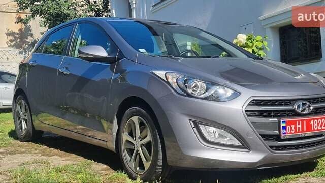 Серый Хендай i30, объемом двигателя 1.6 л и пробегом 160 тыс. км за 12500 $, фото 1 на Automoto.ua