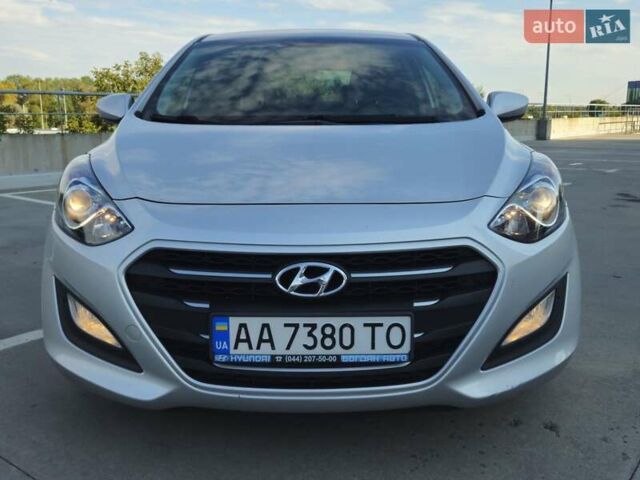 Серый Хендай i30, объемом двигателя 1.59 л и пробегом 83 тыс. км за 13500 $, фото 1 на Automoto.ua