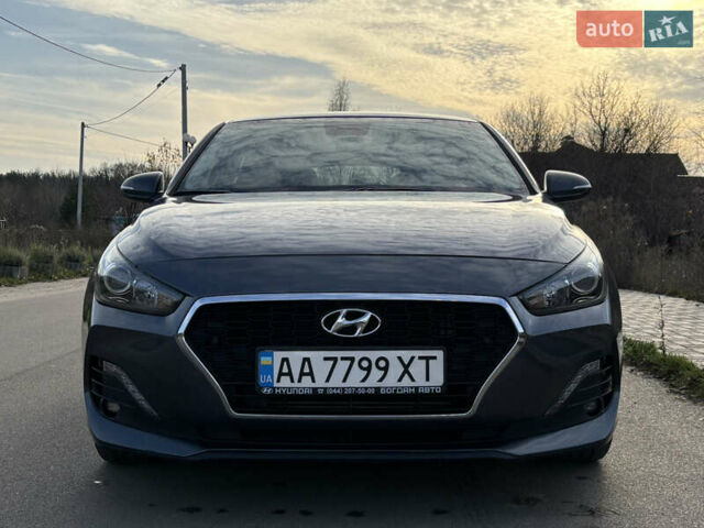 Сірий Хендай i30, об'ємом двигуна 1.35 л та пробігом 71 тис. км за 17000 $, фото 1 на Automoto.ua