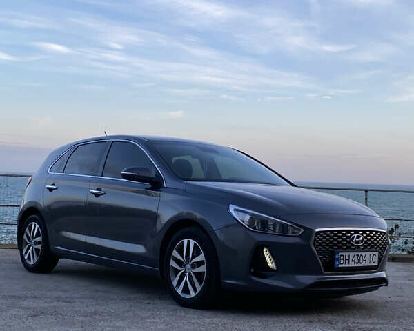 Серый Хендай i30, объемом двигателя 1.59 л и пробегом 27 тыс. км за 15900 $, фото 1 на Automoto.ua