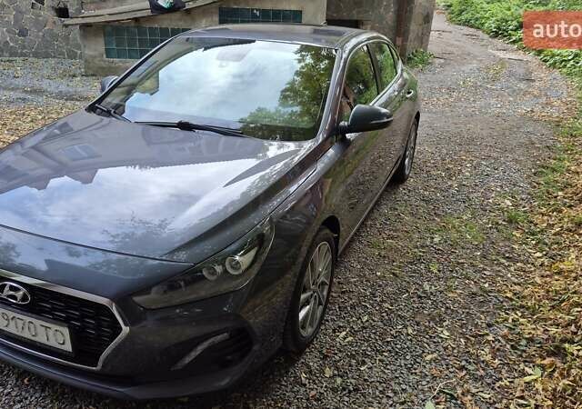 Серый Хендай i30, объемом двигателя 1.35 л и пробегом 124 тыс. км за 14500 $, фото 1 на Automoto.ua