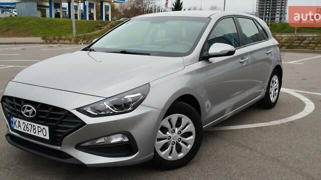 Серый Хендай i30, объемом двигателя 1.5 л и пробегом 50 тыс. км за 15700 $, фото 1 на Automoto.ua