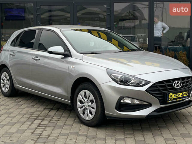 Серый Хендай i30, объемом двигателя 1.5 л и пробегом 48 тыс. км за 14000 $, фото 1 на Automoto.ua