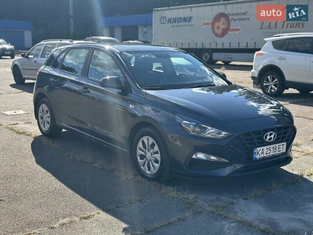 Серый Хендай i30, объемом двигателя 1.5 л и пробегом 18 тыс. км за 16700 $, фото 1 на Automoto.ua