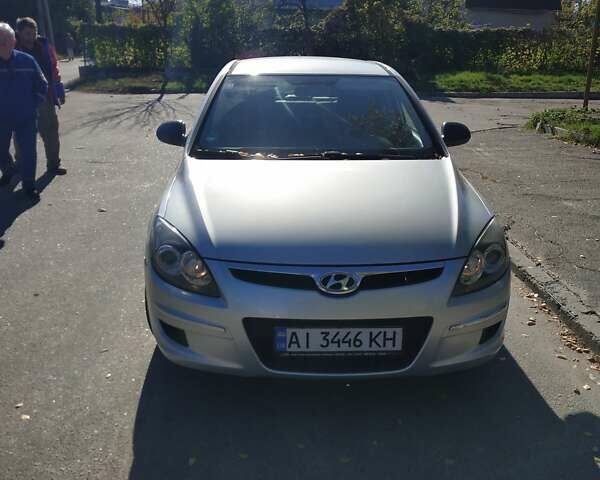 Серый Хендай i30, объемом двигателя 1.4 л и пробегом 167 тыс. км за 6300 $, фото 1 на Automoto.ua