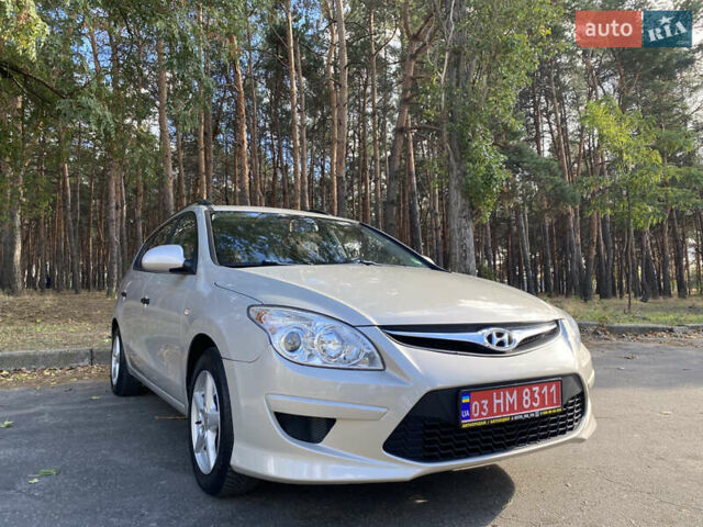 Серый Хендай i30, объемом двигателя 1.6 л и пробегом 209 тыс. км за 7100 $, фото 1 на Automoto.ua