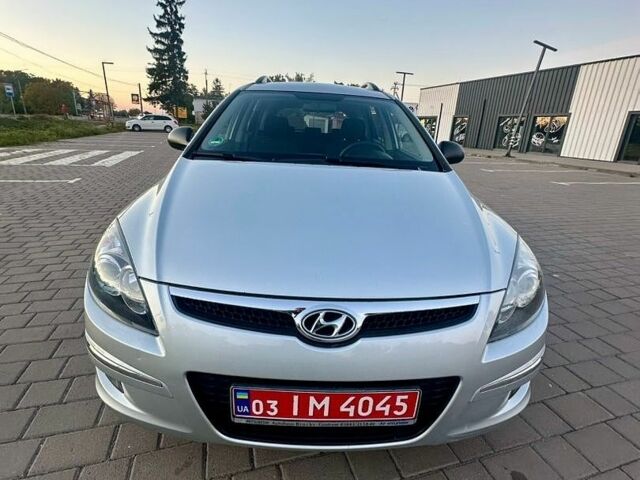 Сірий Хендай i30, об'ємом двигуна 1.6 л та пробігом 201 тис. км за 6100 $, фото 1 на Automoto.ua