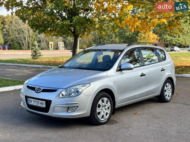 Сірий Хендай i30, об'ємом двигуна 1.6 л та пробігом 194 тис. км за 4800 $, фото 1 на Automoto.ua