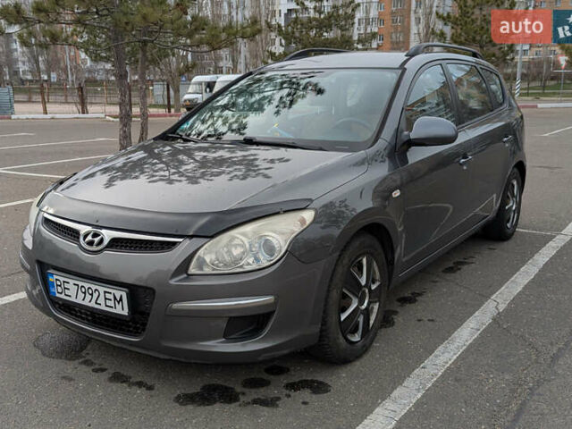 Серый Хендай i30, объемом двигателя 1.6 л и пробегом 244 тыс. км за 5600 $, фото 1 на Automoto.ua