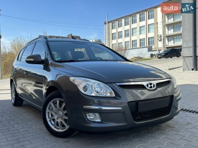 Серый Хендай i30, объемом двигателя 1.6 л и пробегом 278 тыс. км за 4700 $, фото 1 на Automoto.ua