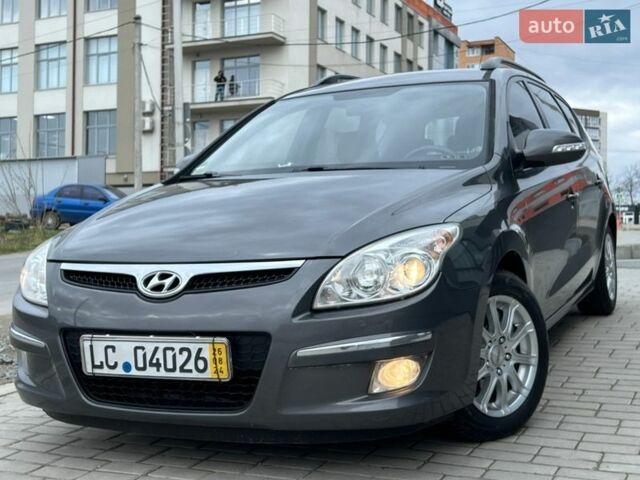Сірий Хендай i30, об'ємом двигуна 1.58 л та пробігом 278 тис. км за 5350 $, фото 1 на Automoto.ua