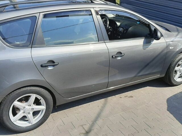 Серый Хендай i30, объемом двигателя 1.6 л и пробегом 205 тыс. км за 6500 $, фото 1 на Automoto.ua