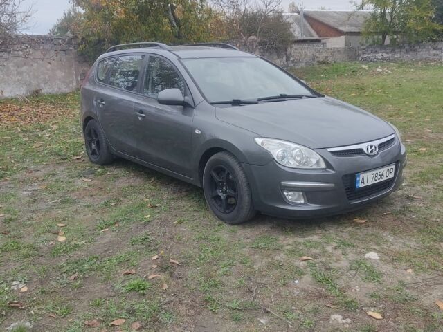 Серый Хендай i30, объемом двигателя 1.6 л и пробегом 267 тыс. км за 6800 $, фото 1 на Automoto.ua
