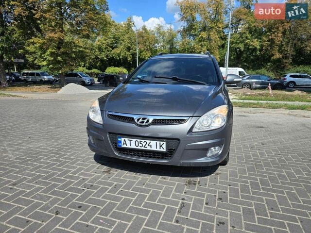 Серый Хендай i30, объемом двигателя 1.6 л и пробегом 298 тыс. км за 5300 $, фото 1 на Automoto.ua