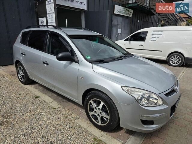 Серый Хендай i30, объемом двигателя 1.59 л и пробегом 138 тыс. км за 5999 $, фото 1 на Automoto.ua