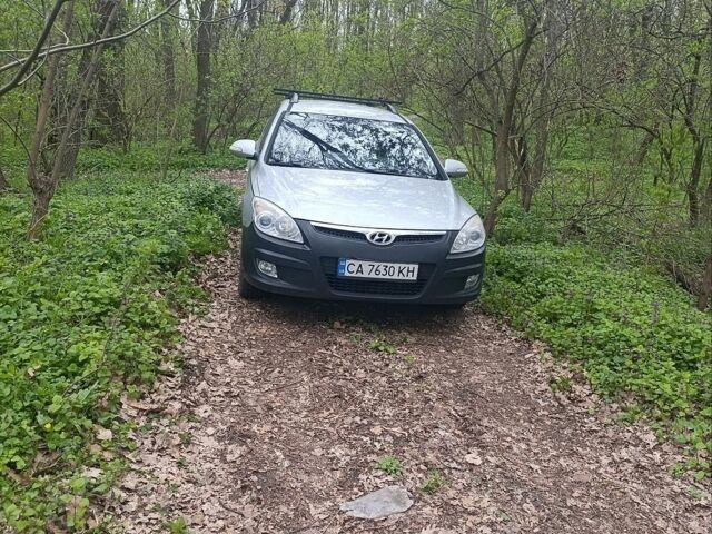 Сірий Хендай i30, об'ємом двигуна 1.58 л та пробігом 290 тис. км за 4700 $, фото 1 на Automoto.ua