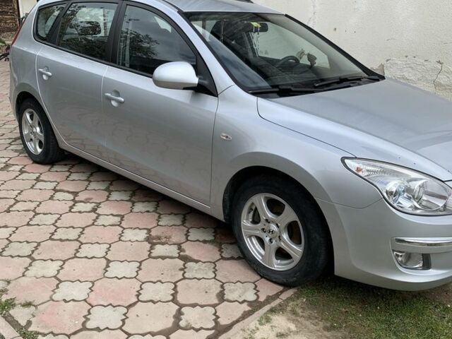 Серый Хендай i30, объемом двигателя 1.6 л и пробегом 199 тыс. км за 6623 $, фото 1 на Automoto.ua