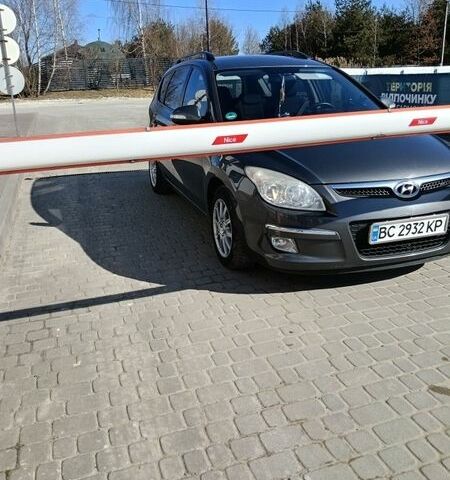 Серый Хендай i30, объемом двигателя 1.6 л и пробегом 277 тыс. км за 4999 $, фото 1 на Automoto.ua