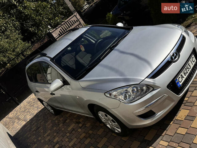 Серый Хендай i30, объемом двигателя 1.59 л и пробегом 232 тыс. км за 5700 $, фото 1 на Automoto.ua